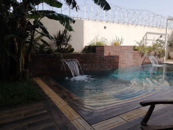 Luxueuse Villa avec piscine à la soukra
