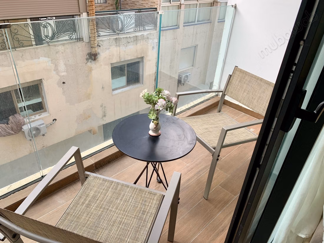 Appartement Haut standard à louer au corniche