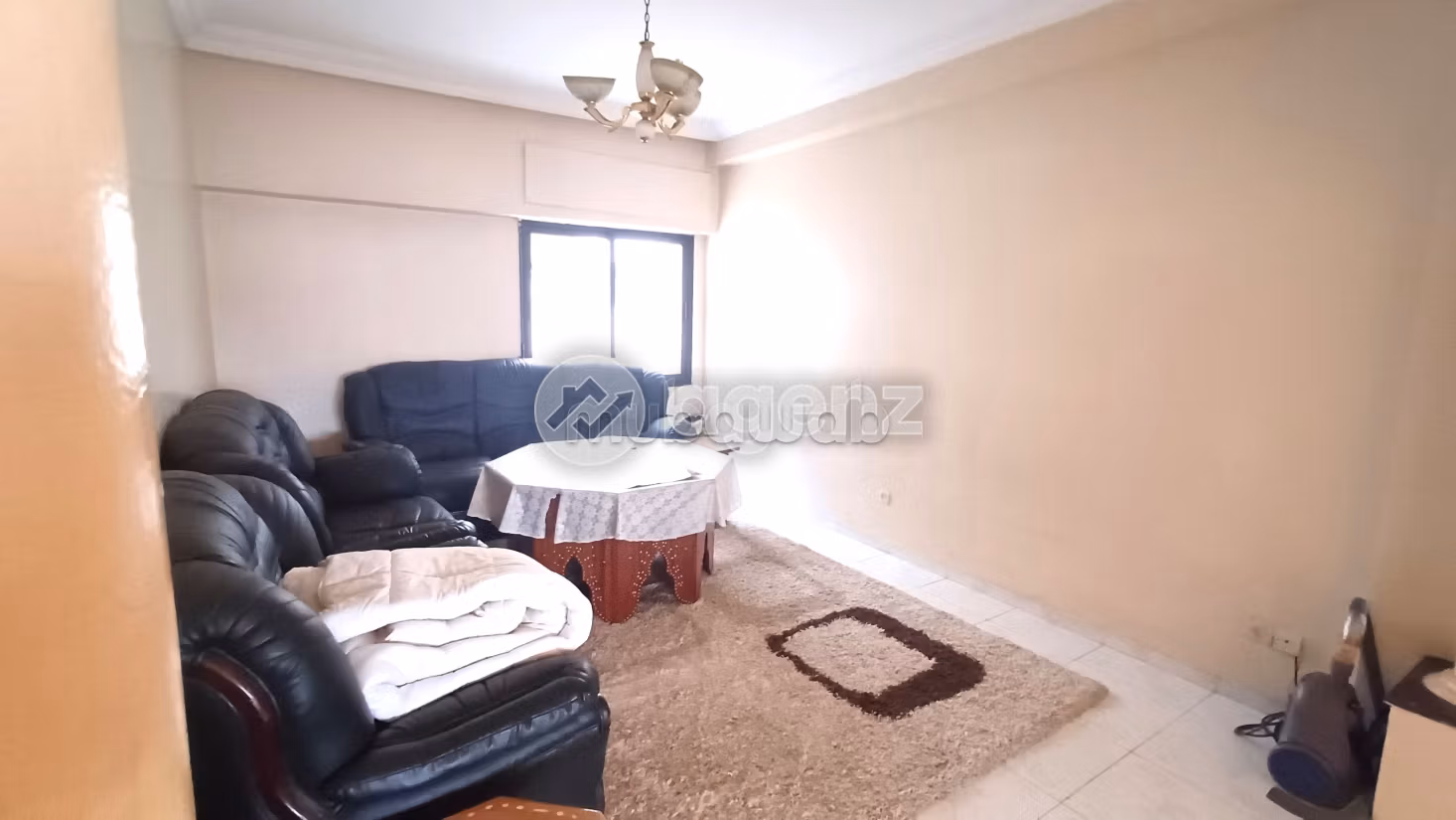 Se vende piso. 2 dormitorios. Ascensor y garaje