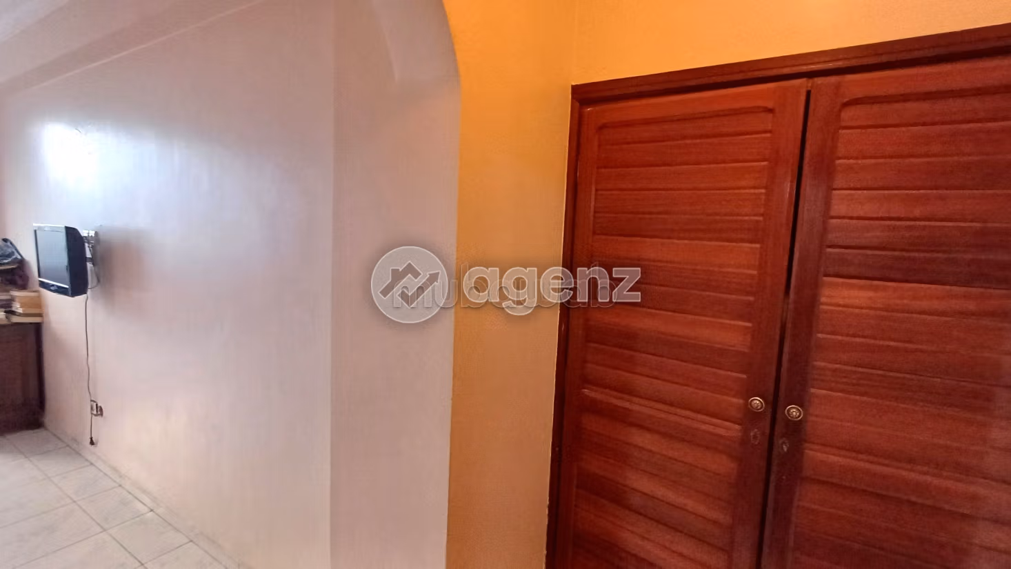 Se vende piso. 2 dormitorios. Ascensor y garaje