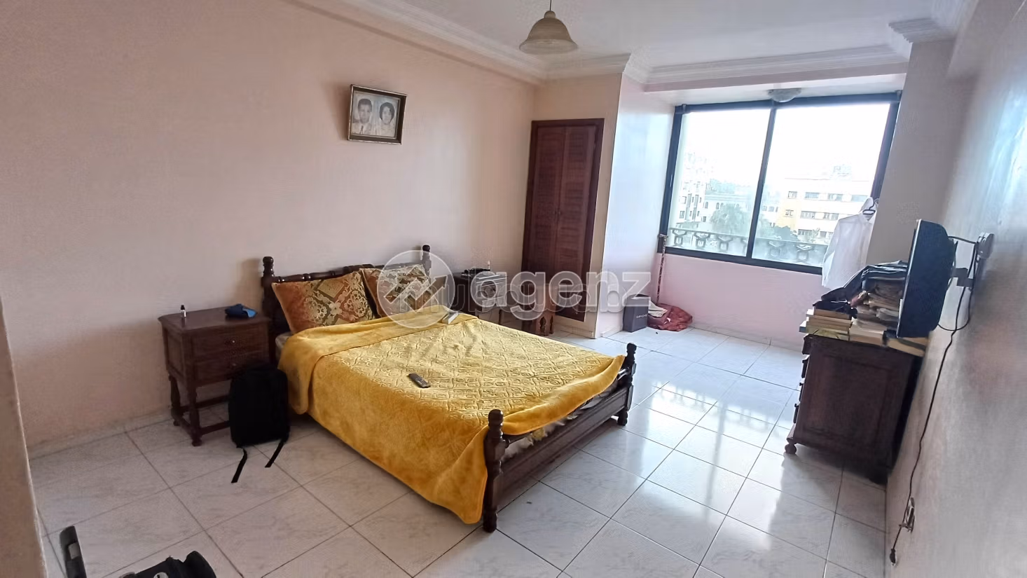 Se vende piso. 2 dormitorios. Ascensor y garaje