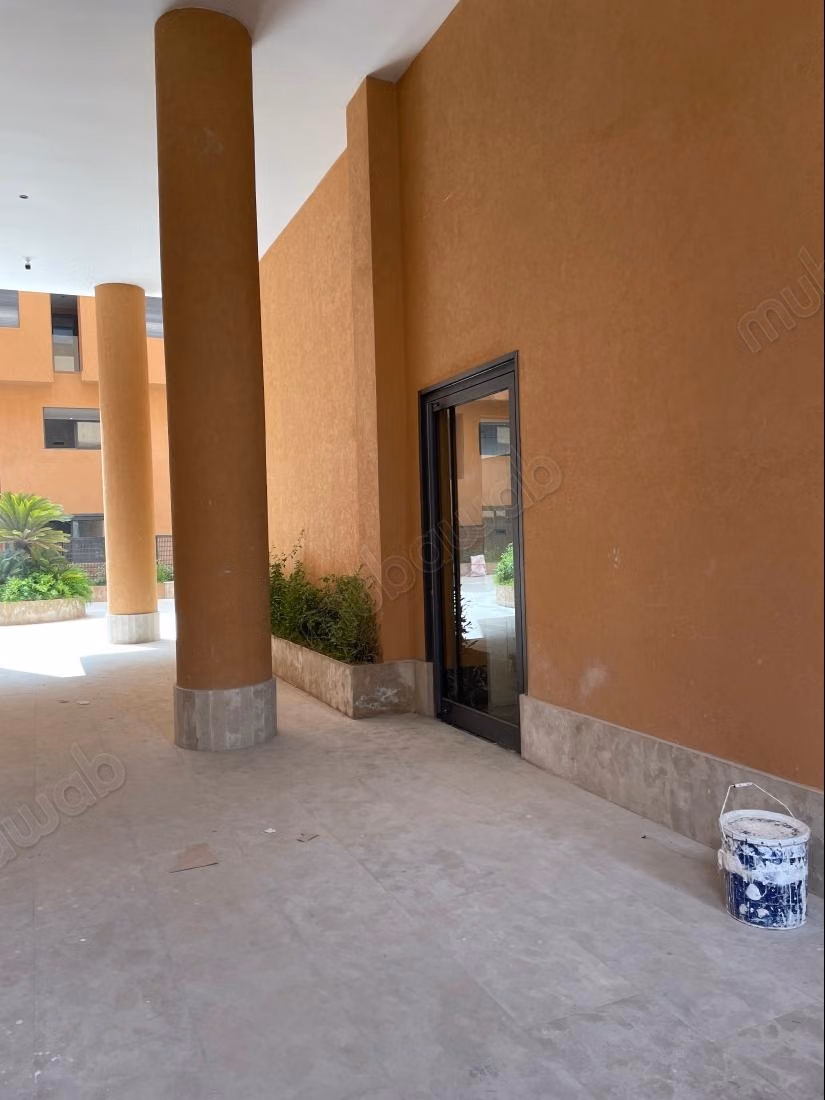 Sell apartment in Route Casablanca. 3 comfortable rooms. Storage unit
