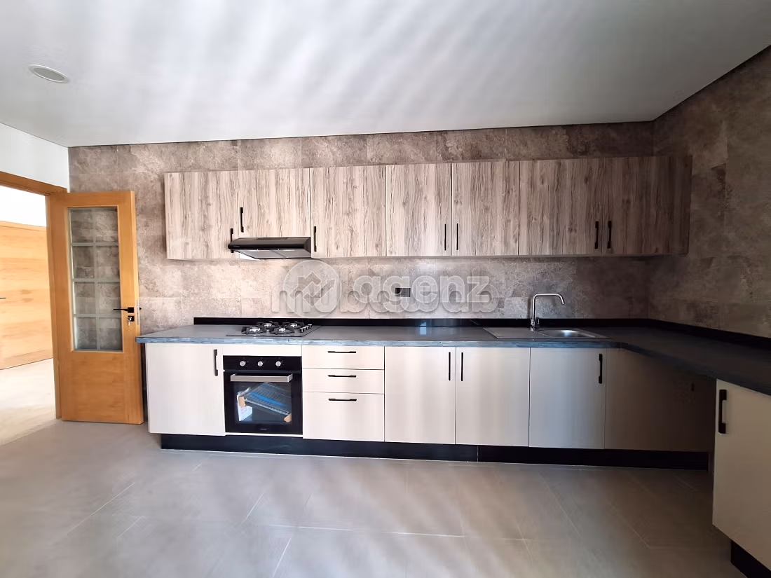 Vendita di uno splendido appartamento a Almaz. 2 camere. Posto auto