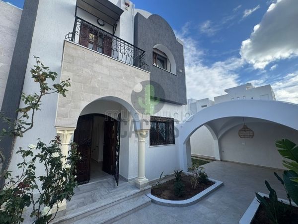À vendre Villa avec piscine à Hammamet nord zone Radisson