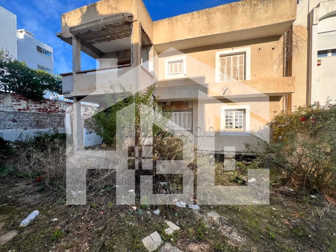A vendre Villa de 411.75 m² à Ennasr 1
