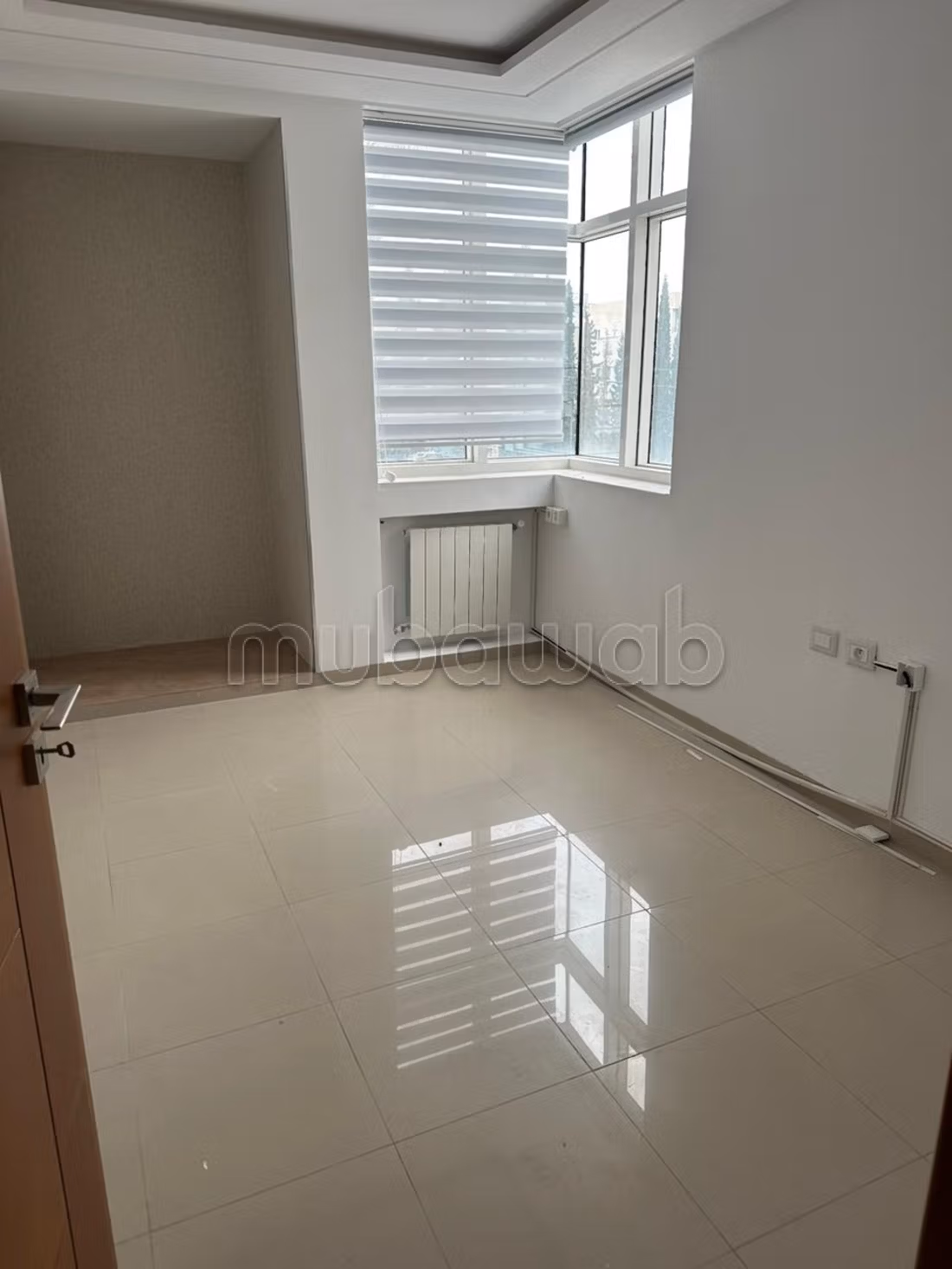 Offices for rent. Surface area 90 m². Air conditioning system