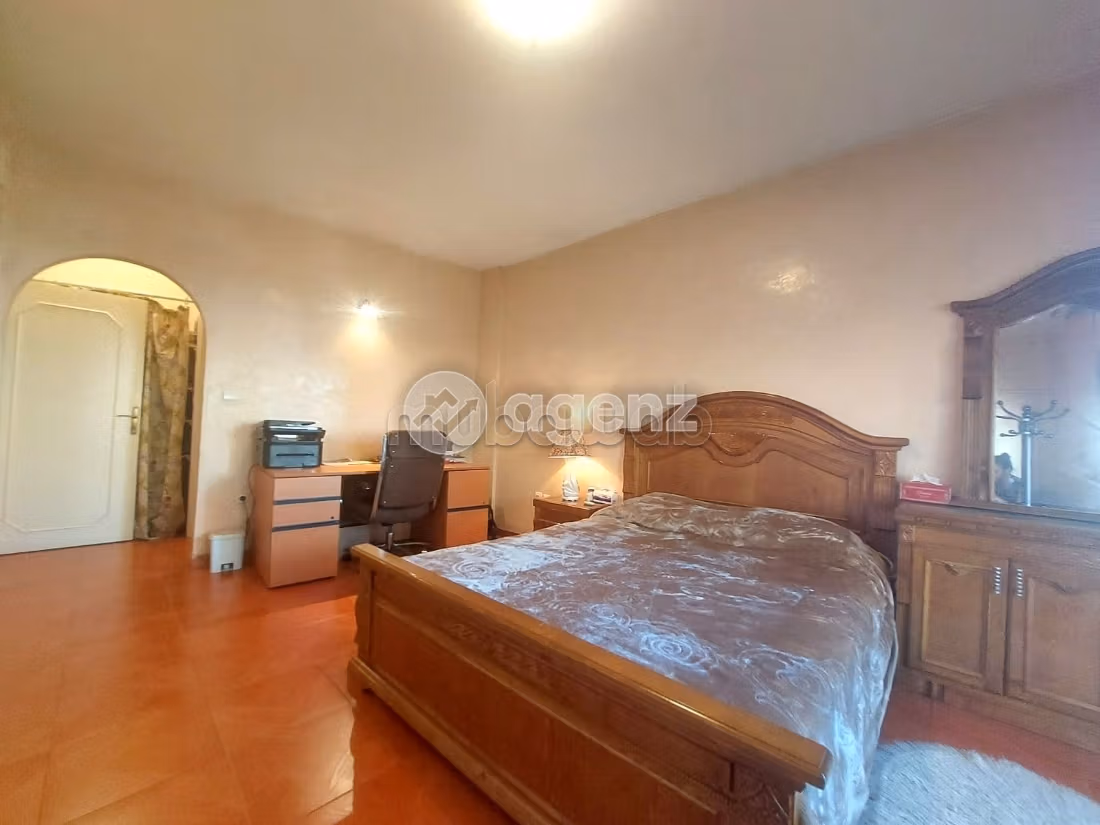 Find an apartment to buy. 3 rooms. No Lift
