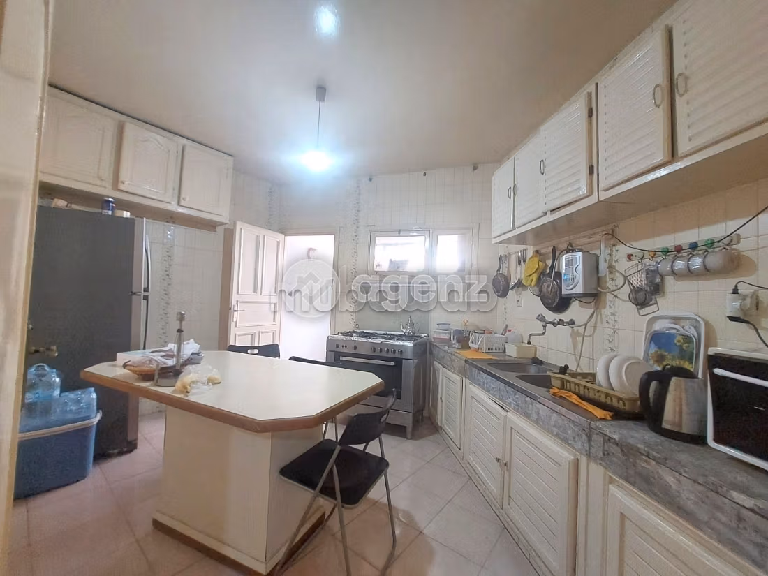 Find an apartment to buy. 3 rooms. No Lift