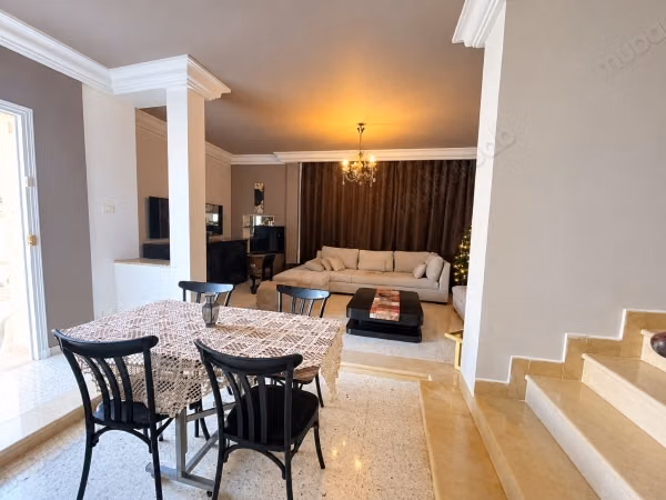 A louer étage de villa s2 meublé à Gammarth
