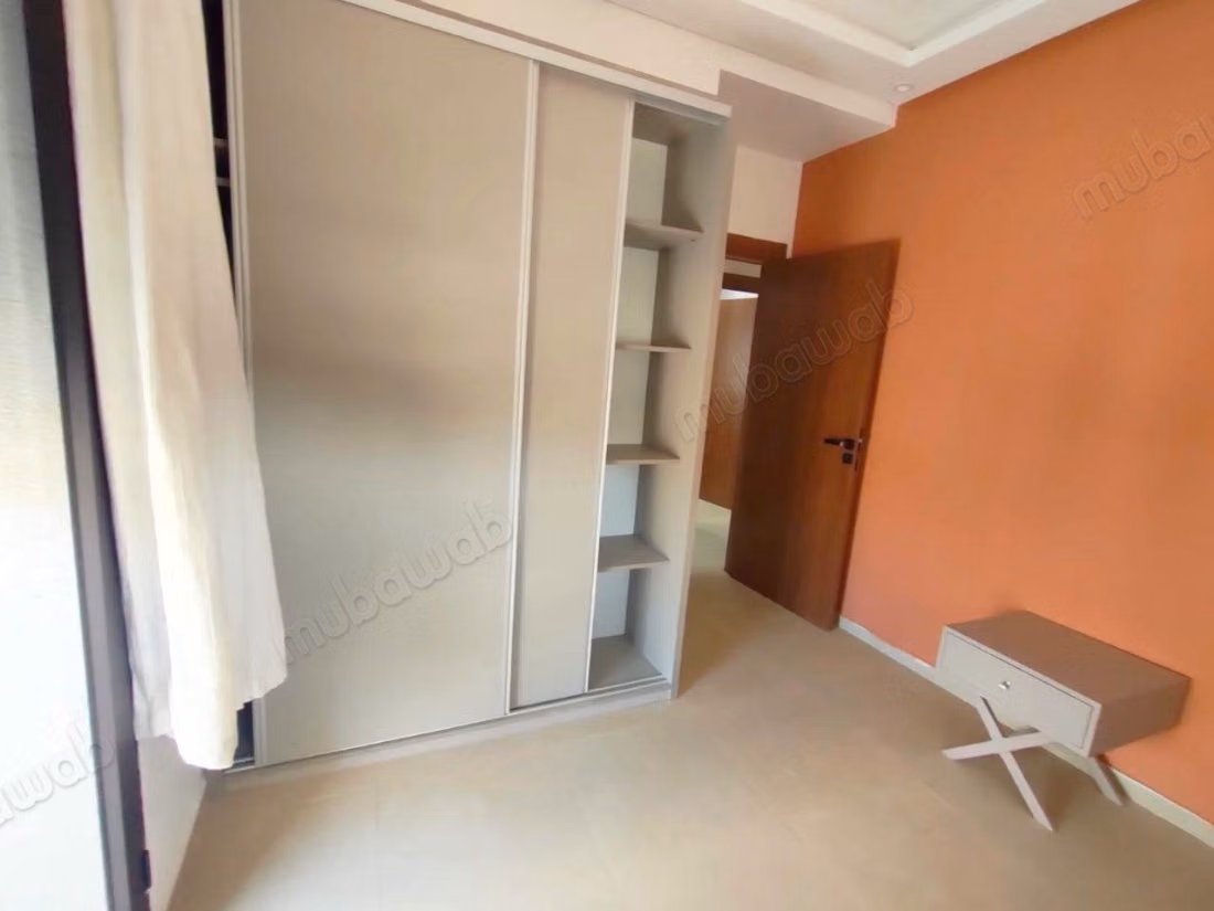 Rent an apartment in Sidi Maarouf. Large area 84 m². Dressing room