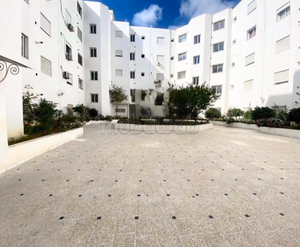 Find an apartment to buy in Aouina. Area of 1 m². Well decorated
