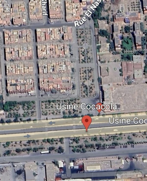 مكاتب ومحلات للإيجار بطريق أكادير الصويرة. المساحة الكلية 1460 م²