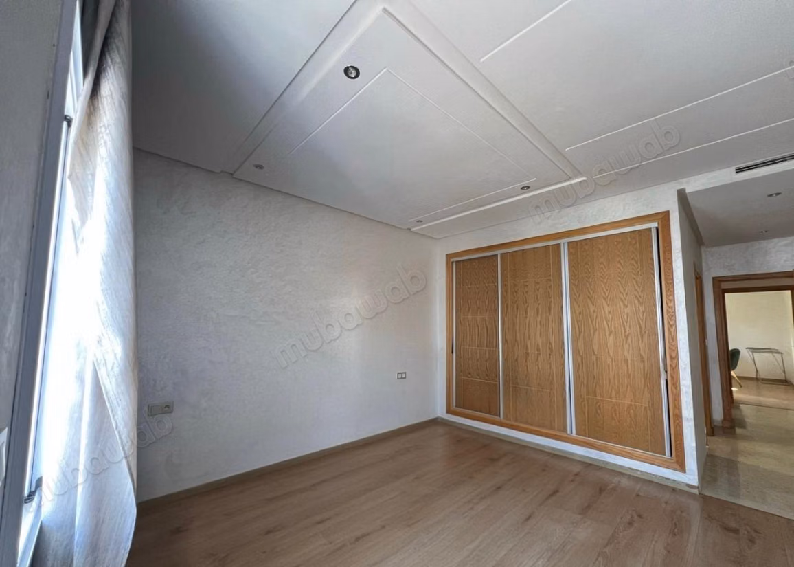 Fabulous apartment for sale in Du Golf. 3 rooms. Reinforced door and central heating