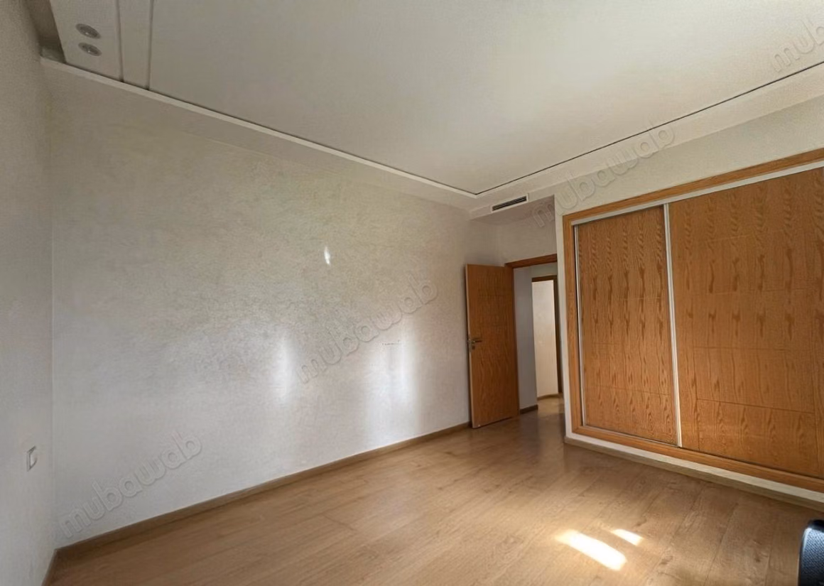 Fabulous apartment for sale in Du Golf. 3 rooms. Reinforced door and central heating