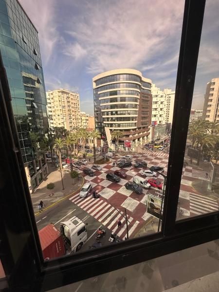 عقارات تجارية للبيع بأنفا. المساحة الإجمالية 2802 م². خدمات الكونسياج ، و تكييف الهواء