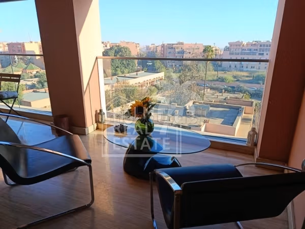 Beautiful apartment for sale in Guéliz. 5 large living areas. Storage unit
