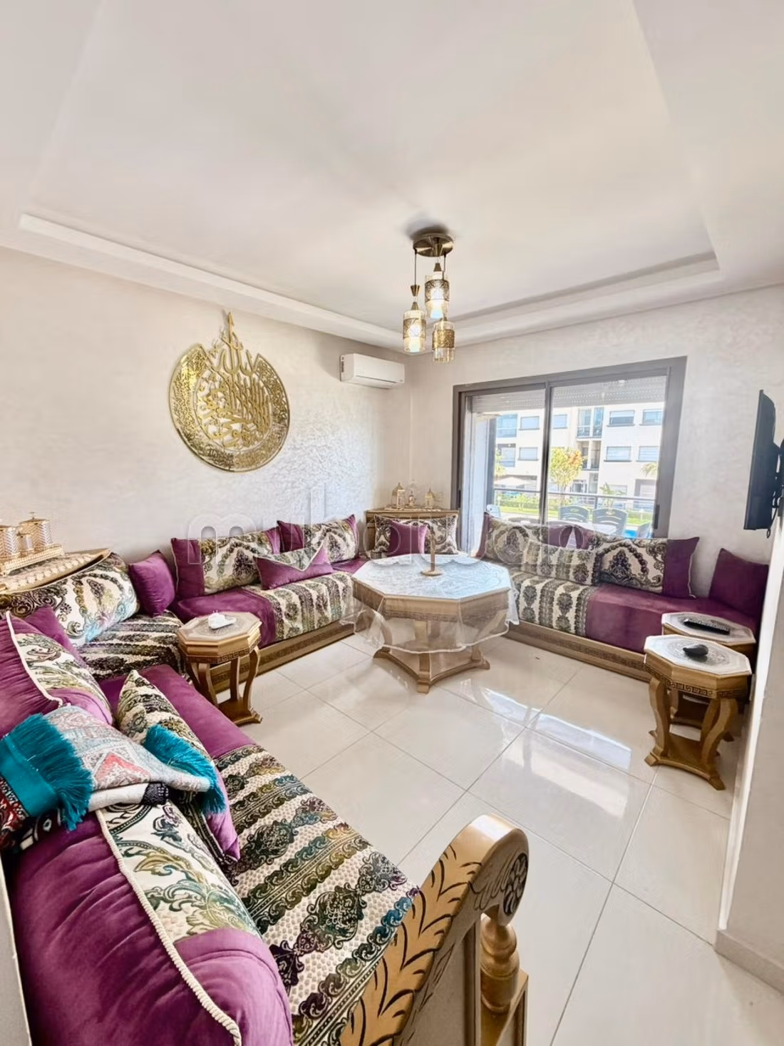 Affitto appartamento. Superficie di 94 m². Giardino e ascensore