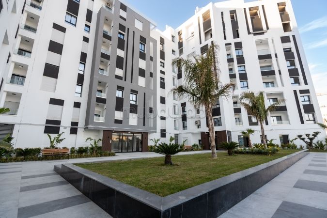 بيع شقة ب حداءق قرطاج. 2 غرف. الزجاج المزدوج والتدفئة المركزية