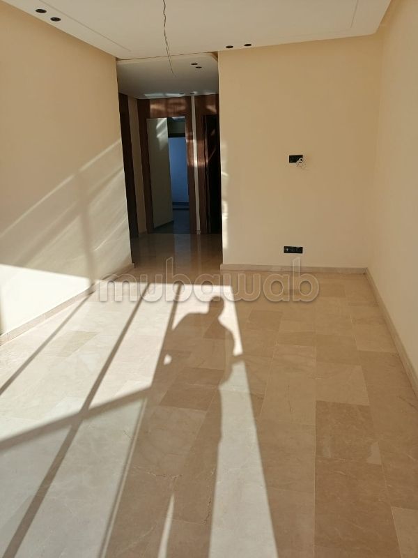 Vendita di uno splendido appartamento a Maârif Extension. Superficie 79 m². Finestre con doppi vetri e porta blindata