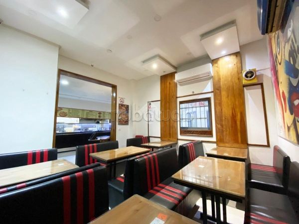 Offices & shops for sale in Nouvelle Ariana. Total area 100 m². Air conditioning