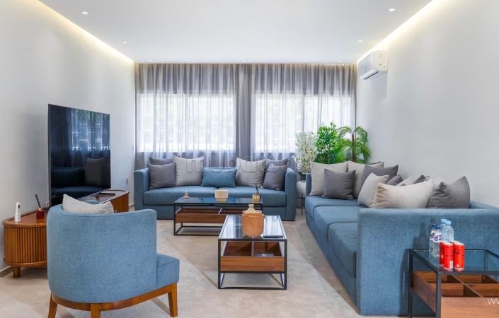 Location d'un appartement à Aviation Mabella. 
Surface totale 120 m². 
Bien meublé