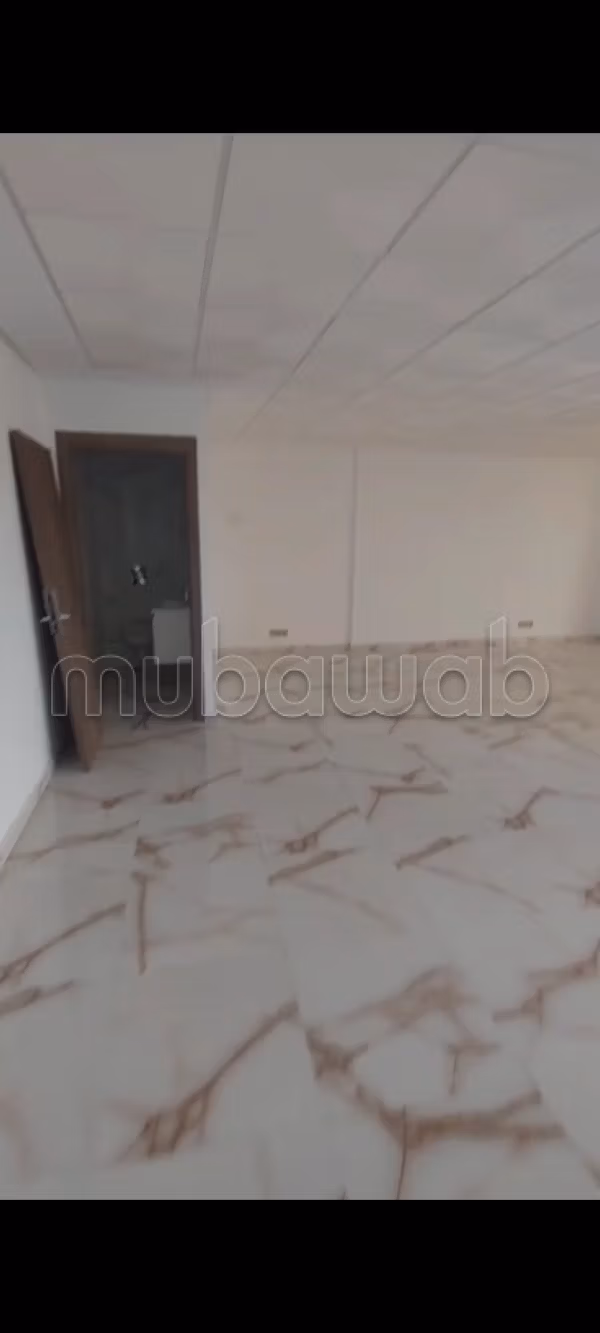 Bureau très bien placé à vendre