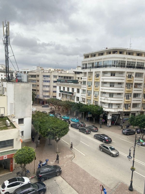 Ufficio disponibile in affitto a Centre. Superficie 106 m². Condizionatore e servizio di conciergerie