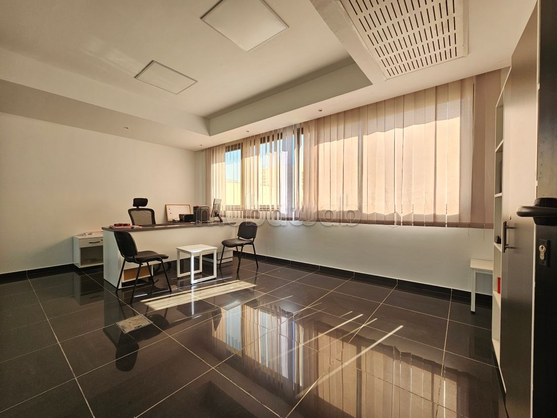 Open space de 180 m² au lac 1