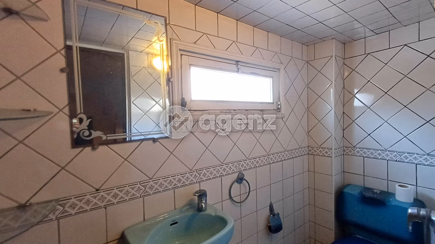 Casa en venta en Hay Mansour. 6 dormitorios. Garaje privado
