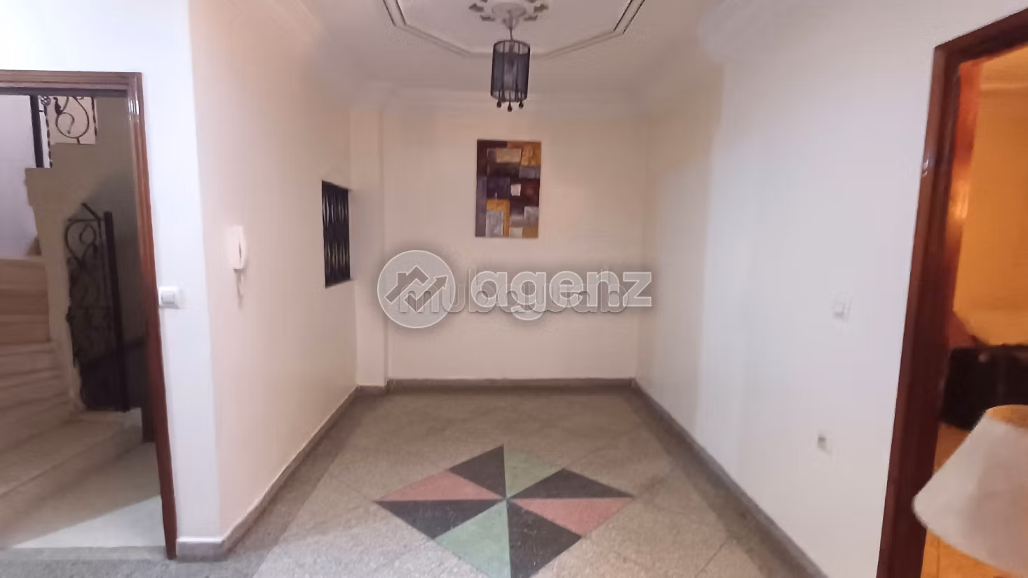 Casa en venta en Hay Mansour. 6 dormitorios. Garaje privado