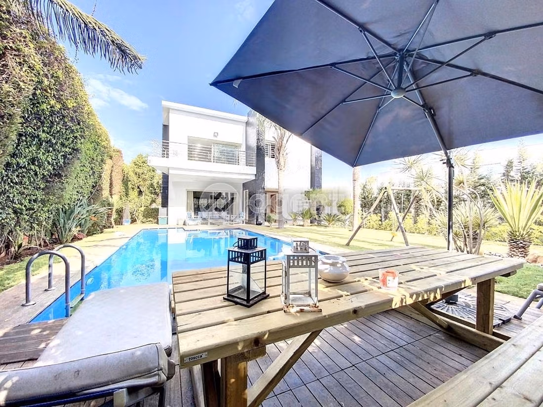 Villa à vendre 680 m², 3 chambres Mandarona Casablanca