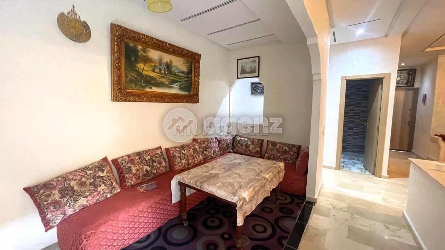 Piso en venta en Aïn Sebaâ. Superficie de 144 m². Parking y ascensor