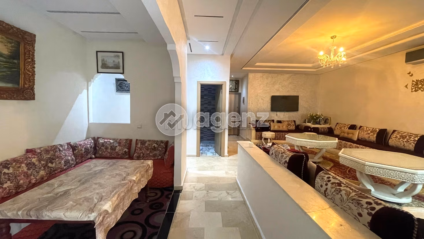 Piso en venta en Aïn Sebaâ. Superficie de 144 m². Parking y ascensor