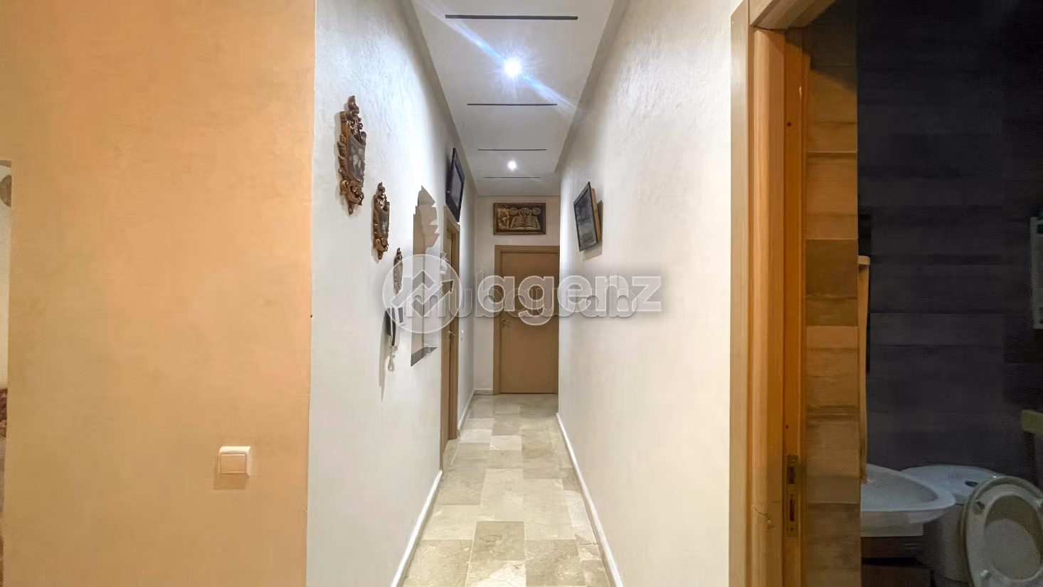 Piso en venta en Aïn Sebaâ. Superficie de 144 m². Parking y ascensor