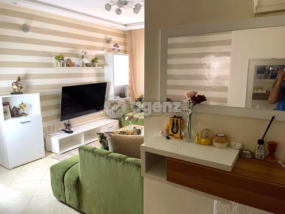 Vendita di uno splendido appartamento. 2 camere da letto. Cucina equipaggiata