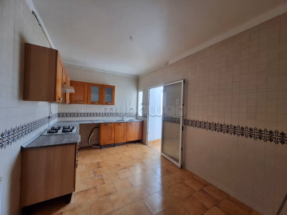 0% Commission / A vendre un appartement à Ennasr 2