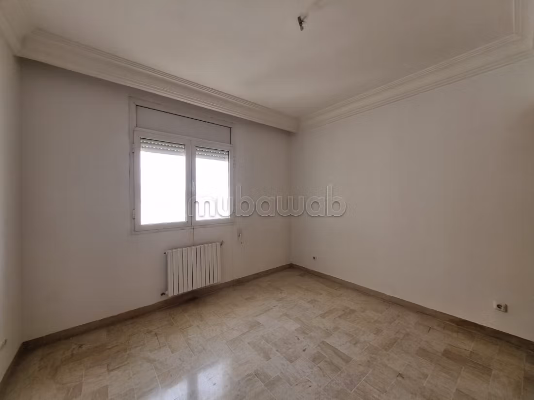 0% Commission / A vendre un appartement à Ennasr 2