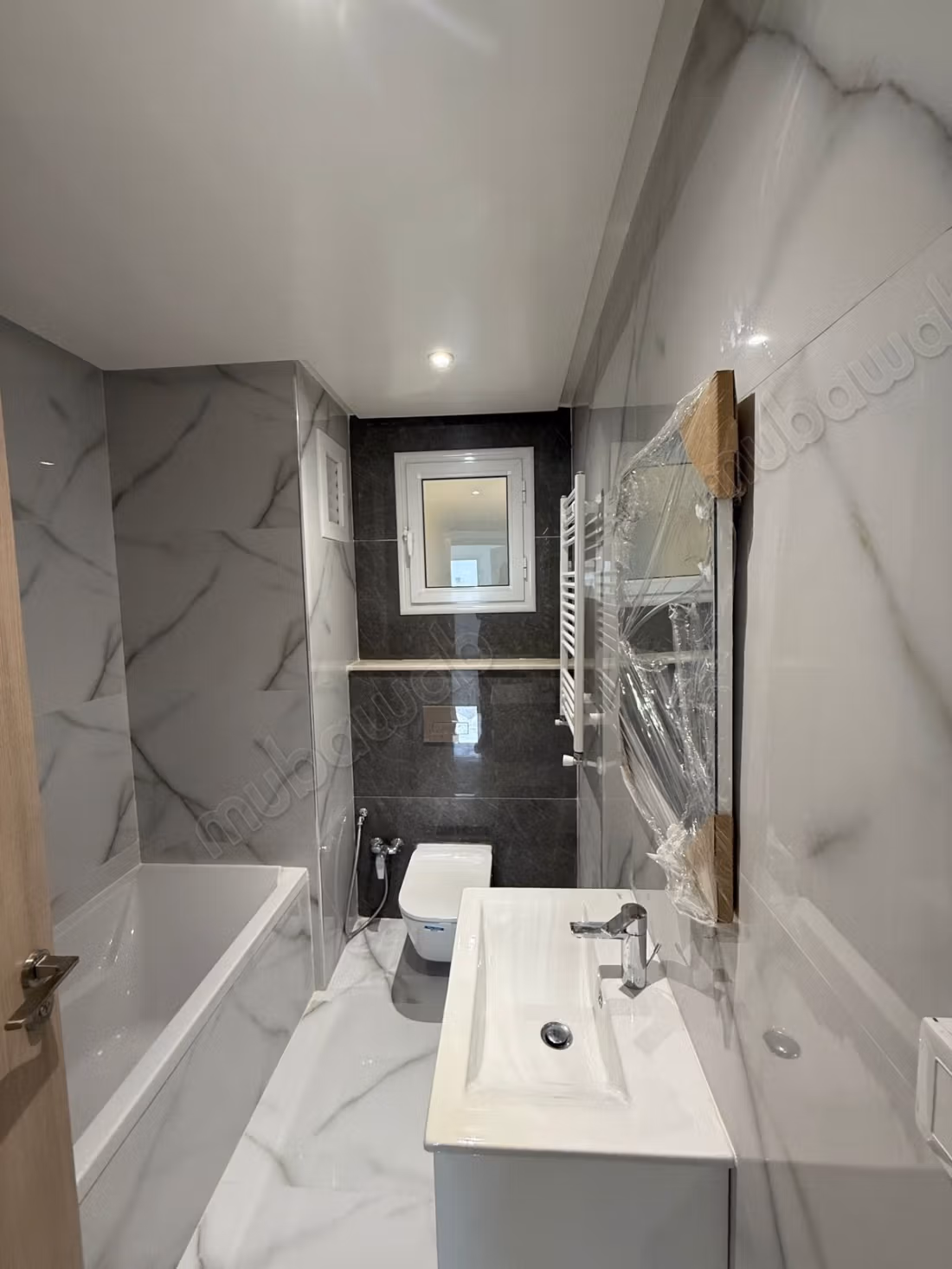 Vendita di uno splendido appartamento a Cité Ennasr 2. Superficie 150 m². Porta blindata, servizio di sicurezza