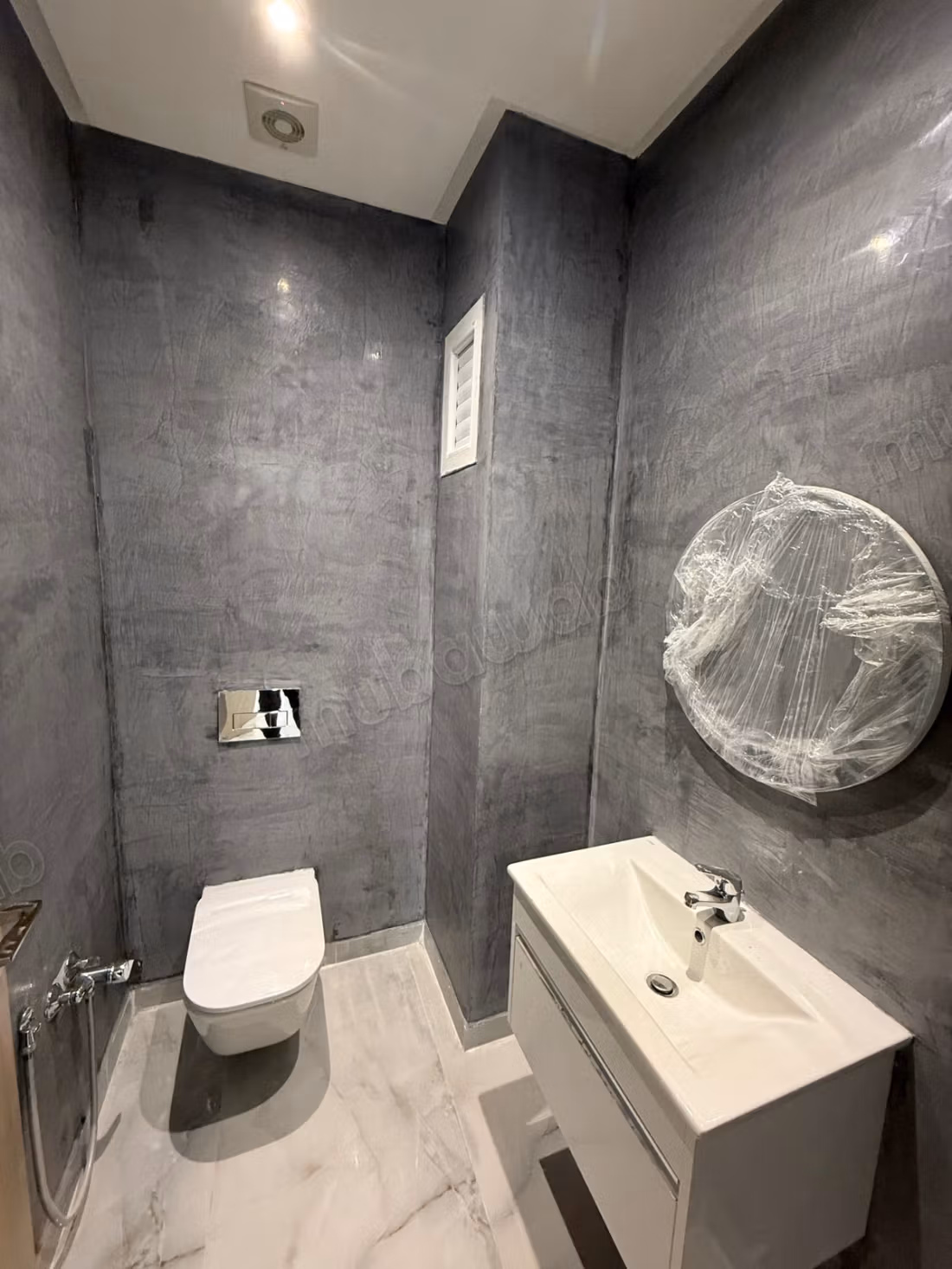 Vendita di uno splendido appartamento a Cité Ennasr 2. Superficie 150 m². Porta blindata, servizio di sicurezza