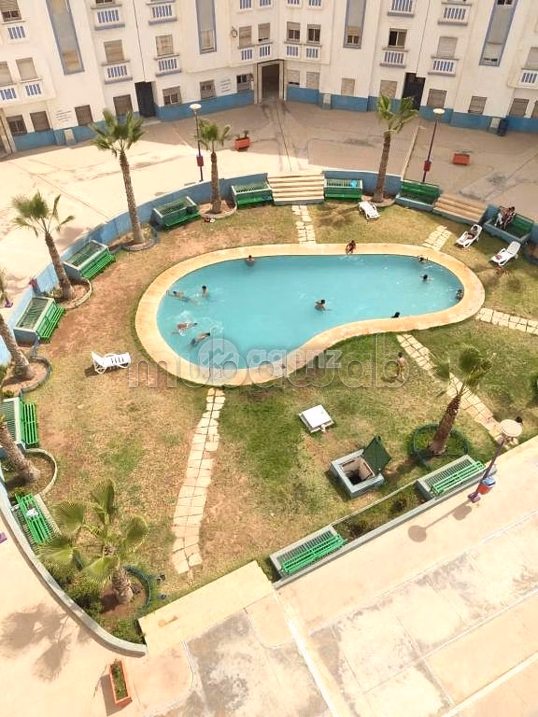Piso en venta en Cité Adrar. Pequeña superficie 67 m². Con garaje y ascensor