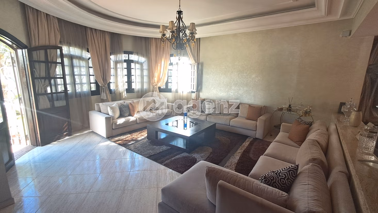 Villa à vendre 663 m², 5 chambres Sidi Maarouf Casablanca