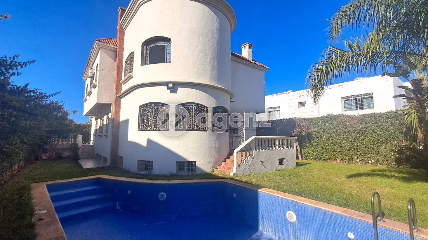 Villa à vendre 663 m², 5 chambres Sidi Maarouf Casablanca