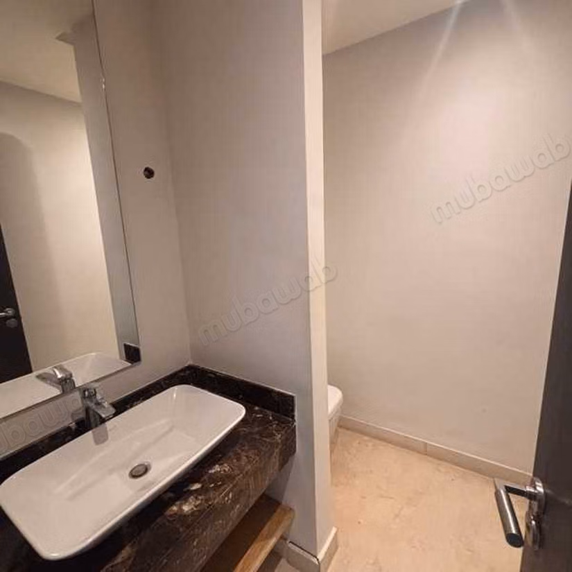Apartment to purchase in Ain Diab. Large area 189 m². Green areas, Parking spaces for cars