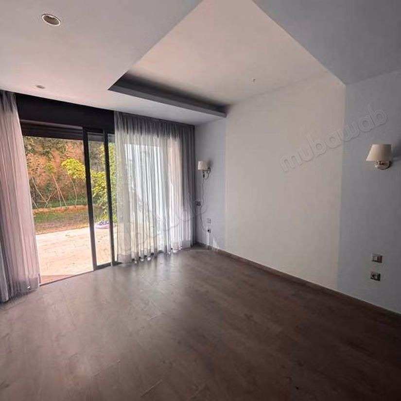 Apartment to purchase in Ain Diab. Large area 189 m². Green areas, Parking spaces for cars