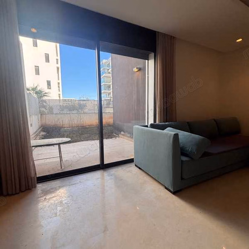 Apartment to purchase in Ain Diab. Large area 189 m². Green areas, Parking spaces for cars