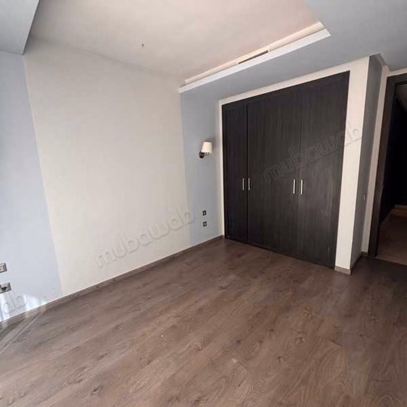 Apartment to purchase in Ain Diab. Large area 189 m². Green areas, Parking spaces for cars