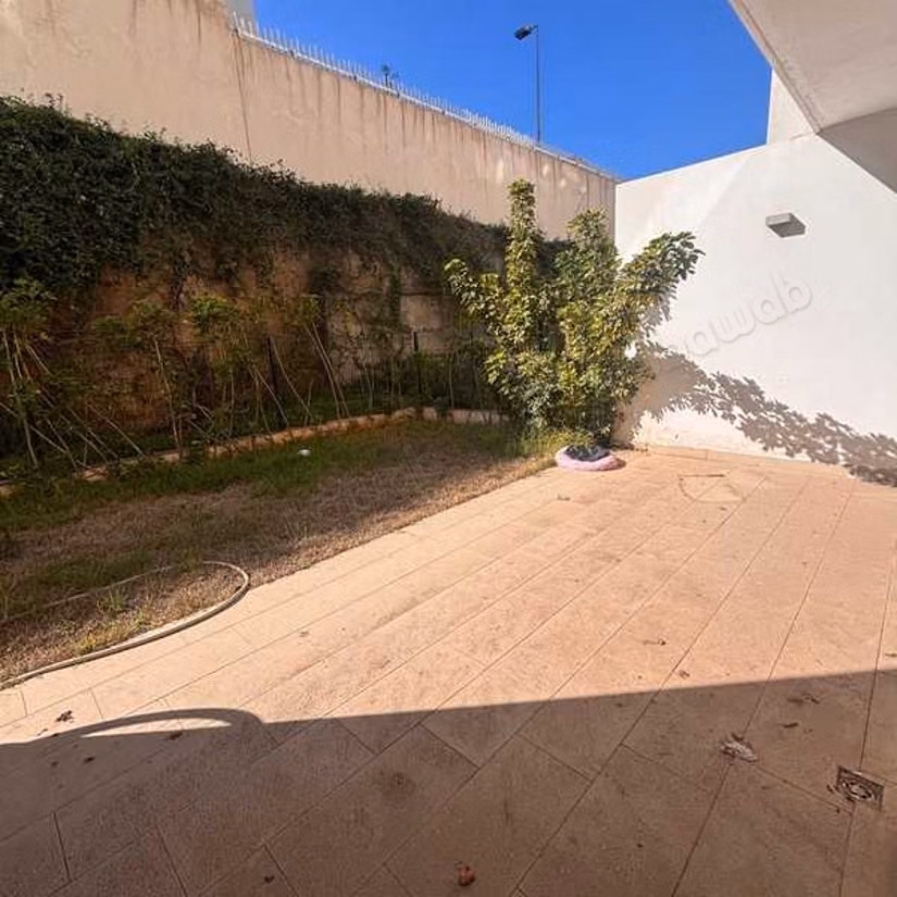 Apartment to purchase in Ain Diab. Large area 189 m². Green areas, Parking spaces for cars