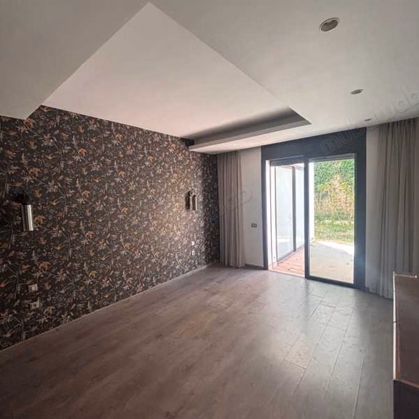 Apartment to purchase in Ain Diab. Large area 189 m². Green areas, Parking spaces for cars