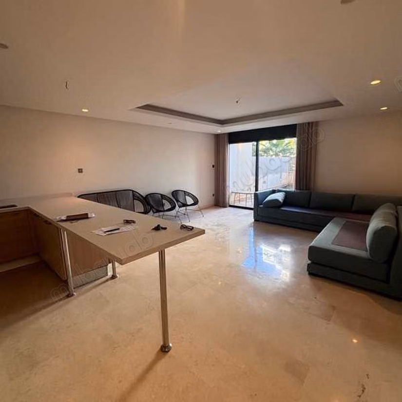 Apartment to purchase in Ain Diab. Large area 189 m². Green areas, Parking spaces for cars