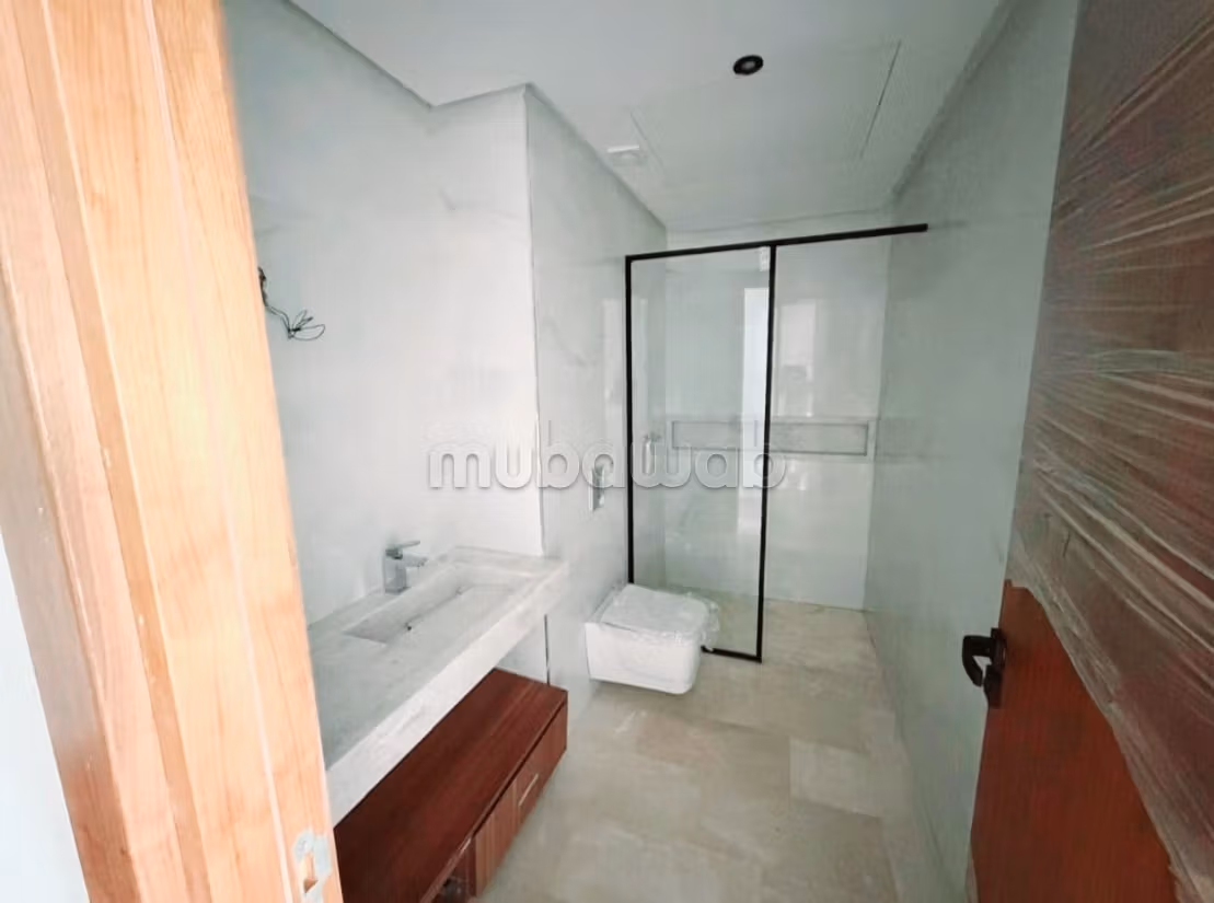 Bel appartement vide à la ville verte — 4